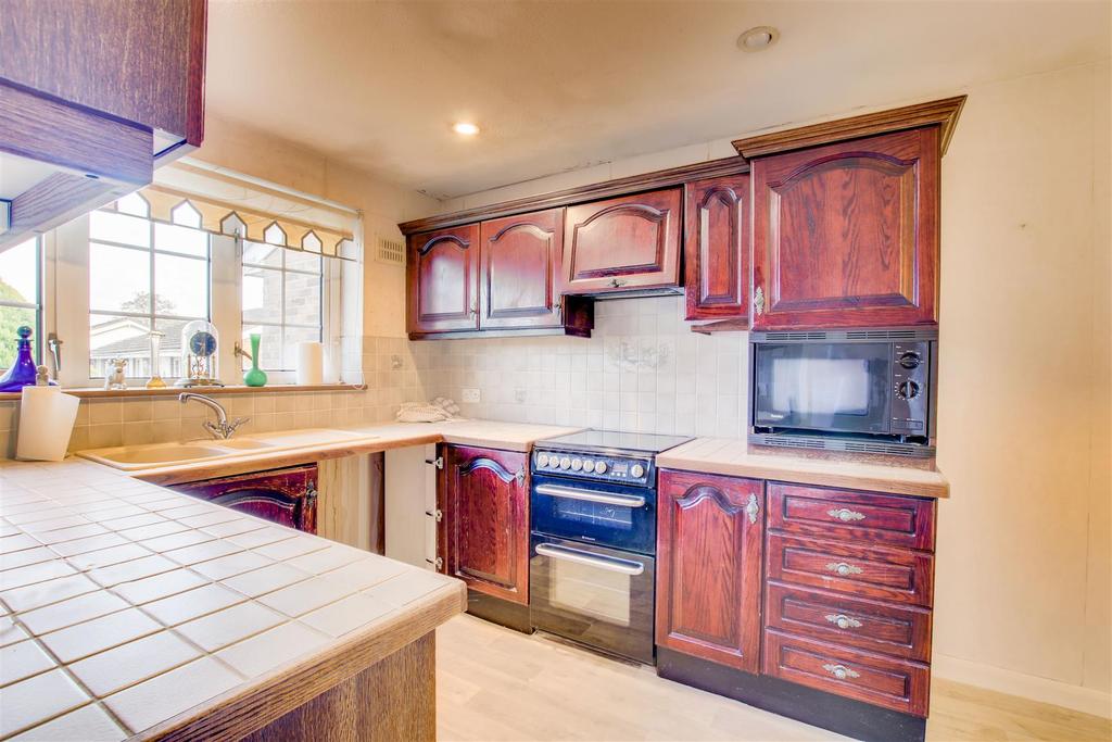 Granby Park Road, Cheshunt 2 bed bungalow £400,000