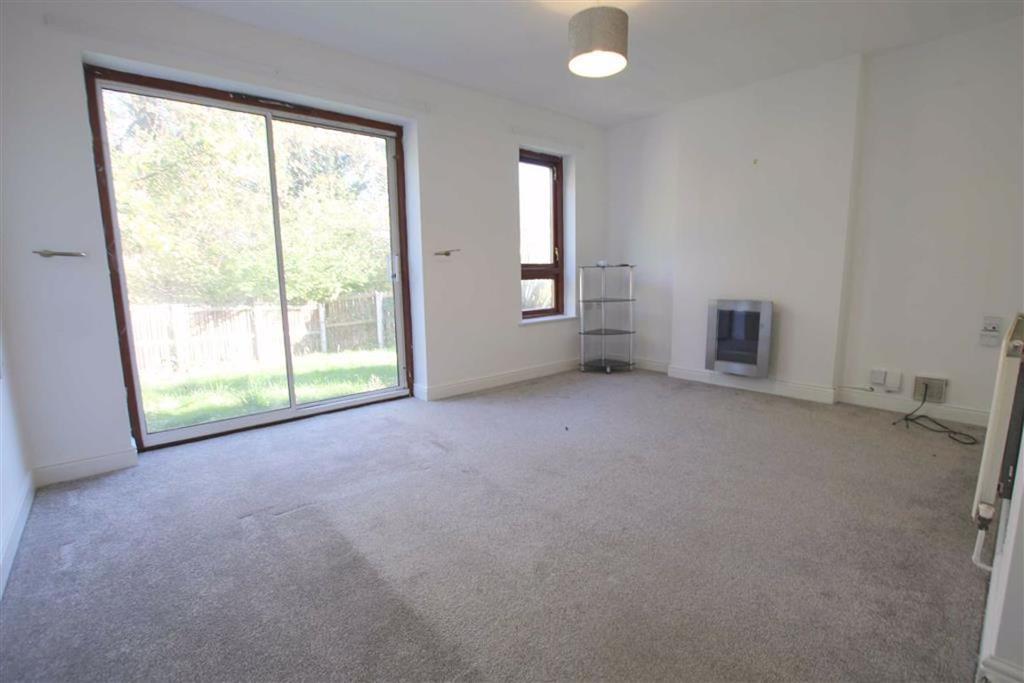 Stonecliffe Drive, Leeds, West Yorkshire, LS12 Shop £875 pcm (£202 pw)