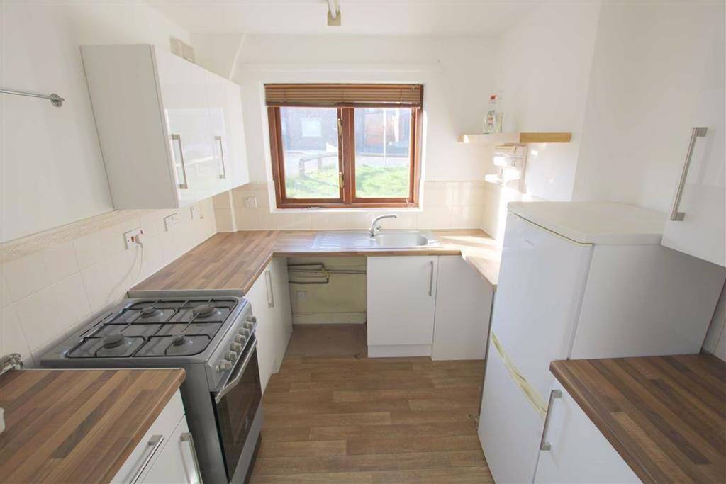 Stonecliffe Drive, Leeds, West Yorkshire, LS12 Shop £875 pcm (£202 pw)