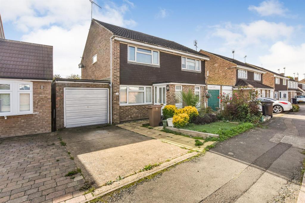 East Bridge Road, South Woodham Ferrers 2 bed semidetached house £