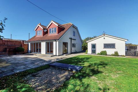 4 bedroom detached house for sale - Cranfield Park Road, Wickford