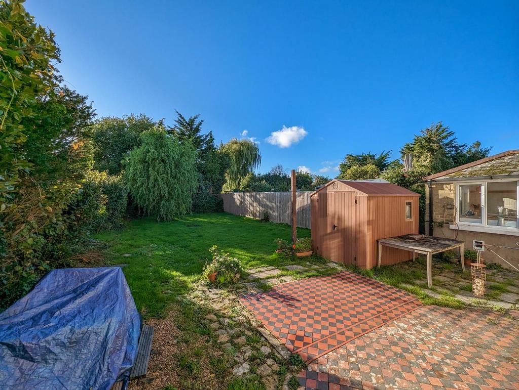 Pellhurst Road, Ryde 2 bed apartment £290,000