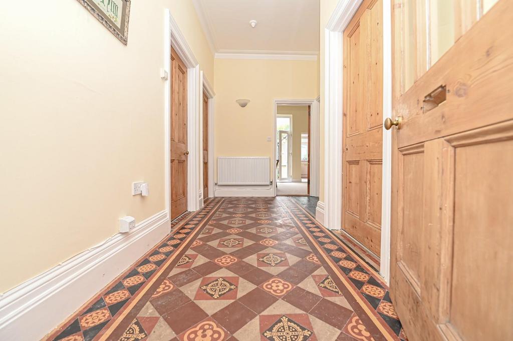 Pellhurst Road, Ryde 2 bed apartment £290,000