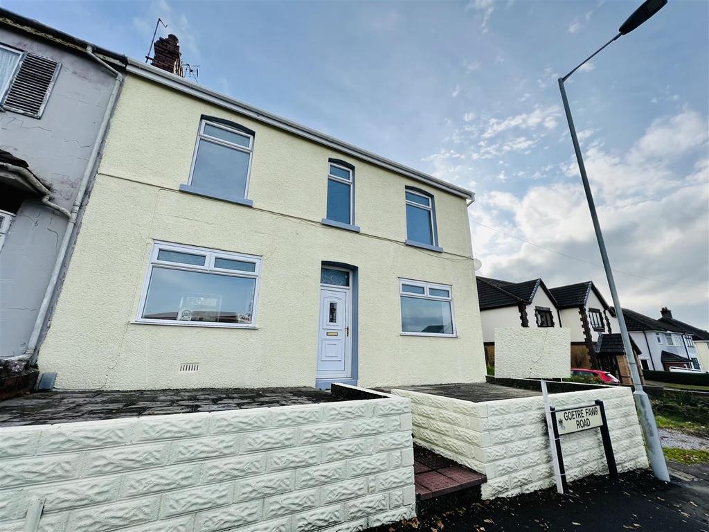 Goetre Fawr Road, Killay, Swansea 4 bed semidetached house £265,000
