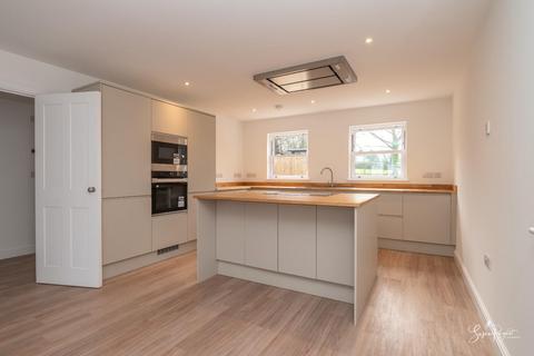 3 bedroom semi-detached house for sale, 3 Spencer Park, Ryde