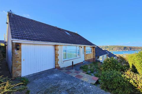 2 bedroom detached bungalow for sale - Heol Trefin, Fishguard