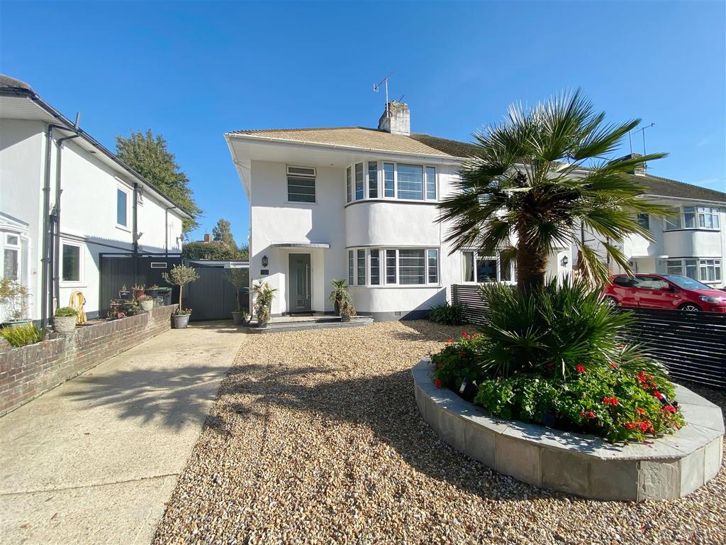 Sea Lane, GoringBySea, Worthing 3 bed semidetached house £650,000