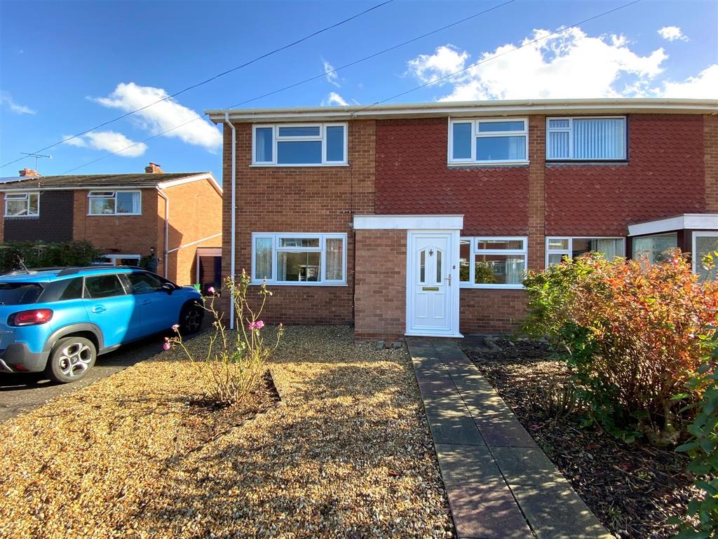Monkmoor Crescent, Shrewsbury 3 bed semidetached house for sale £280,000