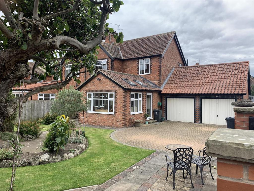 Flora Avenue, Darlington 3 bed semidetached house £380,000