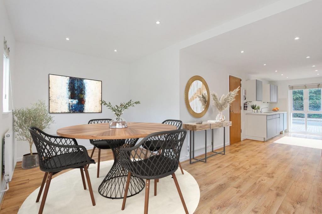 Dining area 2.jpg