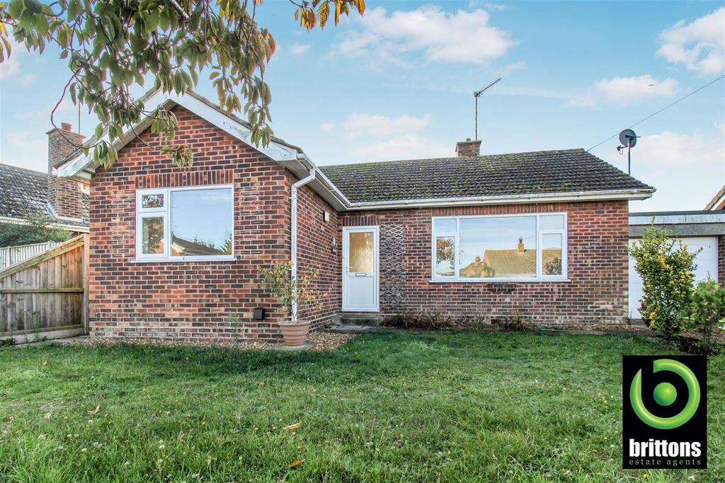 South Moor Drive, Heacham 3 bed detached bungalow £250,000