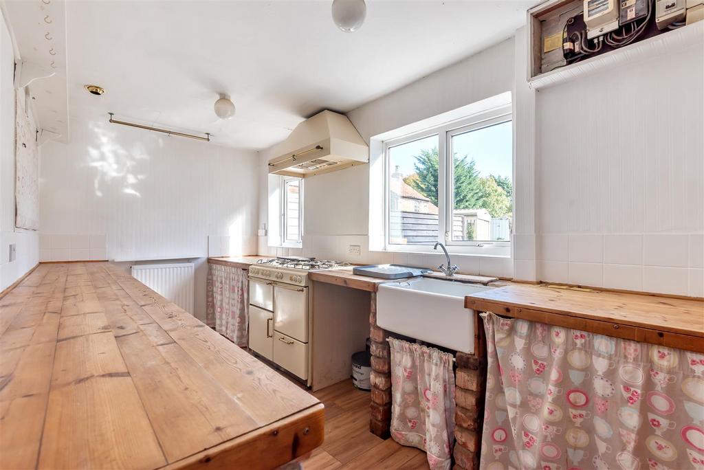 22 St. Hildas Street, Sherburn, Malton, North Yorkshire YO17 8PG 4 bed