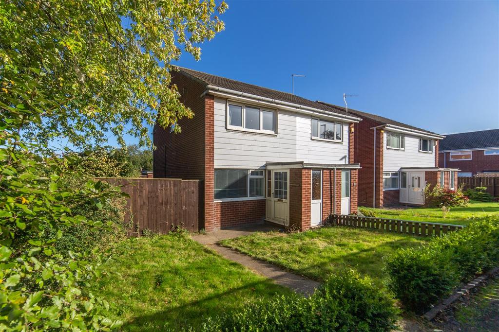 Huntingdon Close, Kingston Park... 2 bed semidetached house £150,000