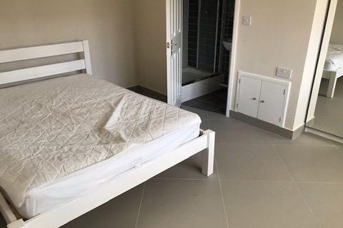 6 bedroom house share to rent - Donnington Bridge Road