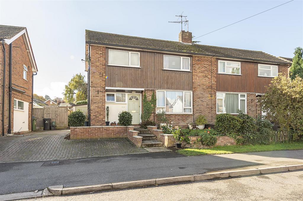 Westfield Drive, Harpenden 3 bed semidetached house for sale £599,995