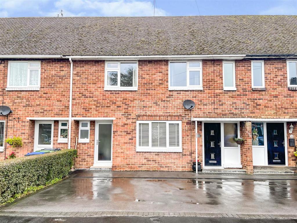Nevill Close, Leamington Spa 3 bed terraced house for sale £330,000