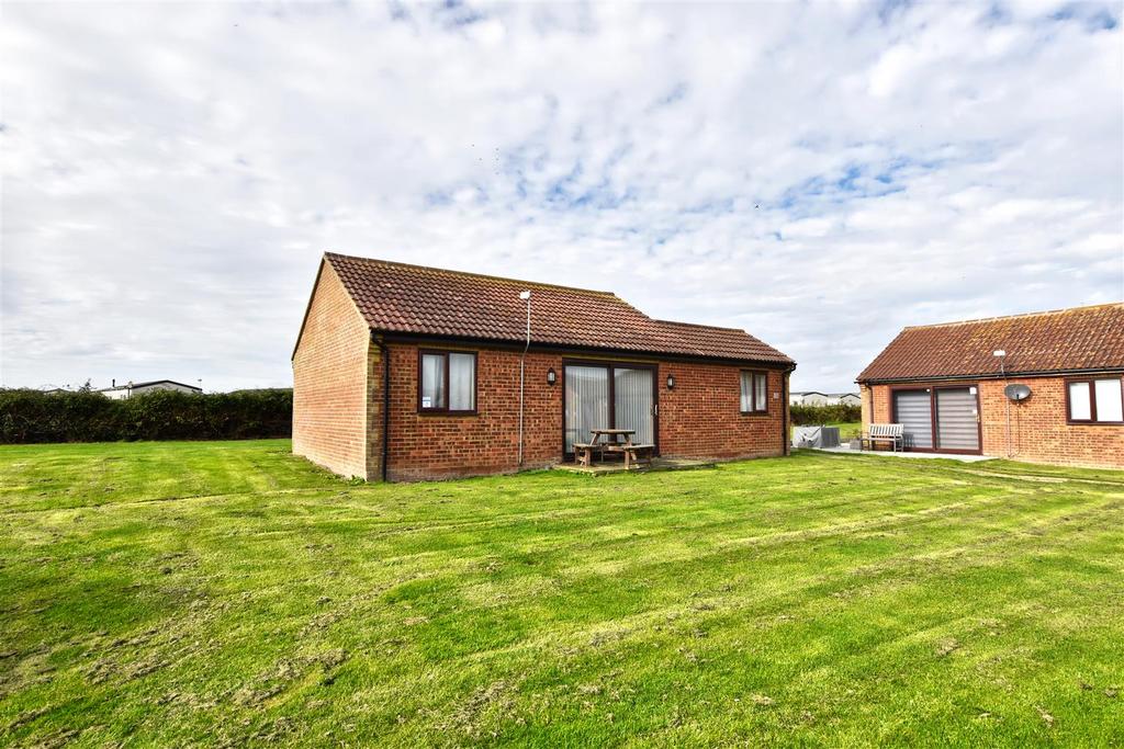 Camber Sands Leisure Park, New Lydd Road, Camber, Rye 3 bed detached