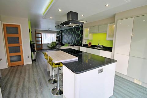 73 Cheviot, Wilnecote, Tamworth, B77 4JP
