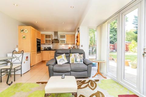 9 Clarence Grove, Shirley, Solihull, B90 3HZ
