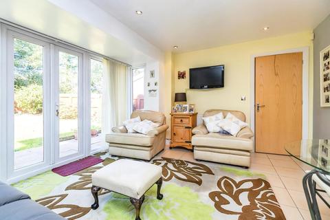 9 Clarence Grove, Shirley, Solihull, B90 3HZ
