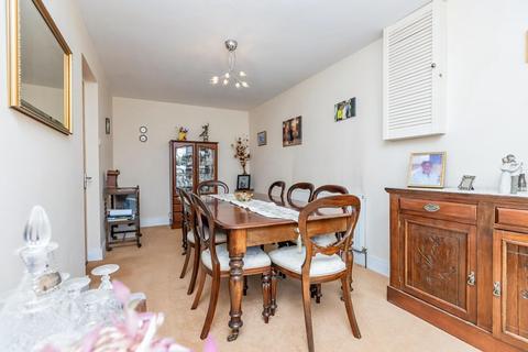 9 Clarence Grove, Shirley, Solihull, B90 3HZ
