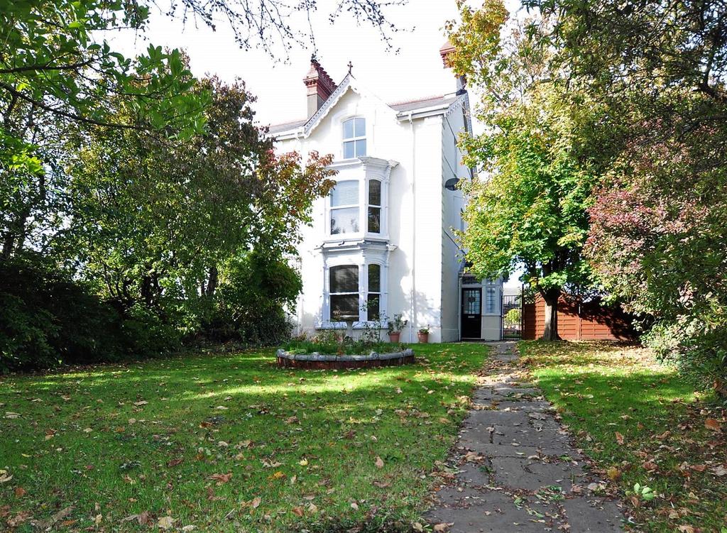 Queen Victoria Road, Llanelli 5 bed semidetached house for sale £395,000