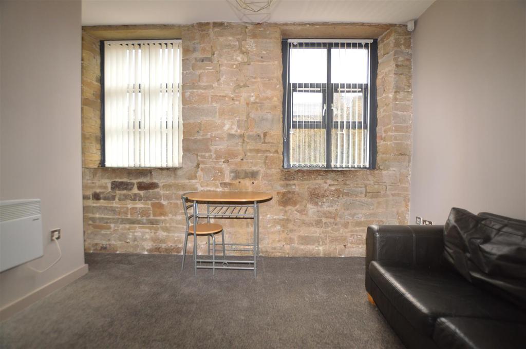 Highgate Mill Fold, Queensbury, Bradford 1 bed apartment £525 pcm (£