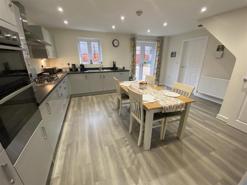 Wedgwood Park Barlaston 4 bed detached house £465,000