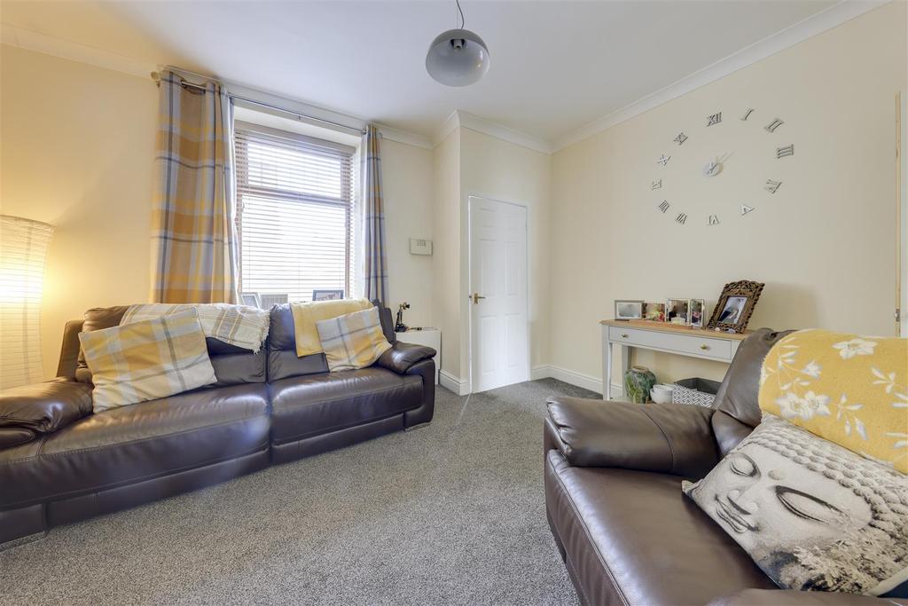 Henry Street, Rawtenstall, Rossendale 2 bed end of terrace house for