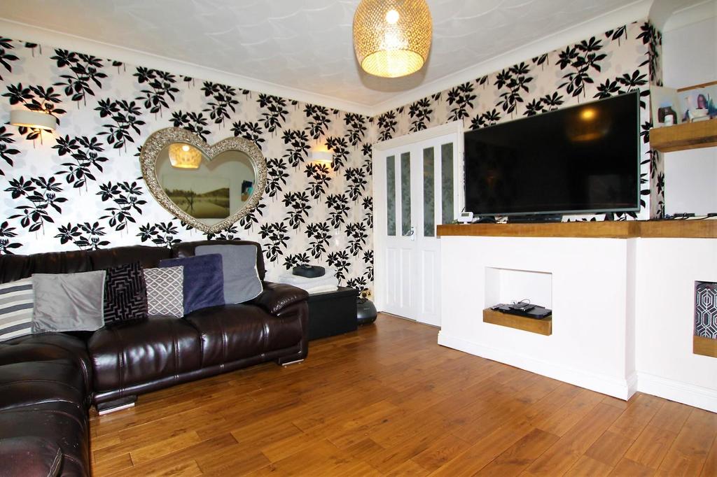 Willmott Close, Sutton Coldfield 4 bed semidetached house £435,000