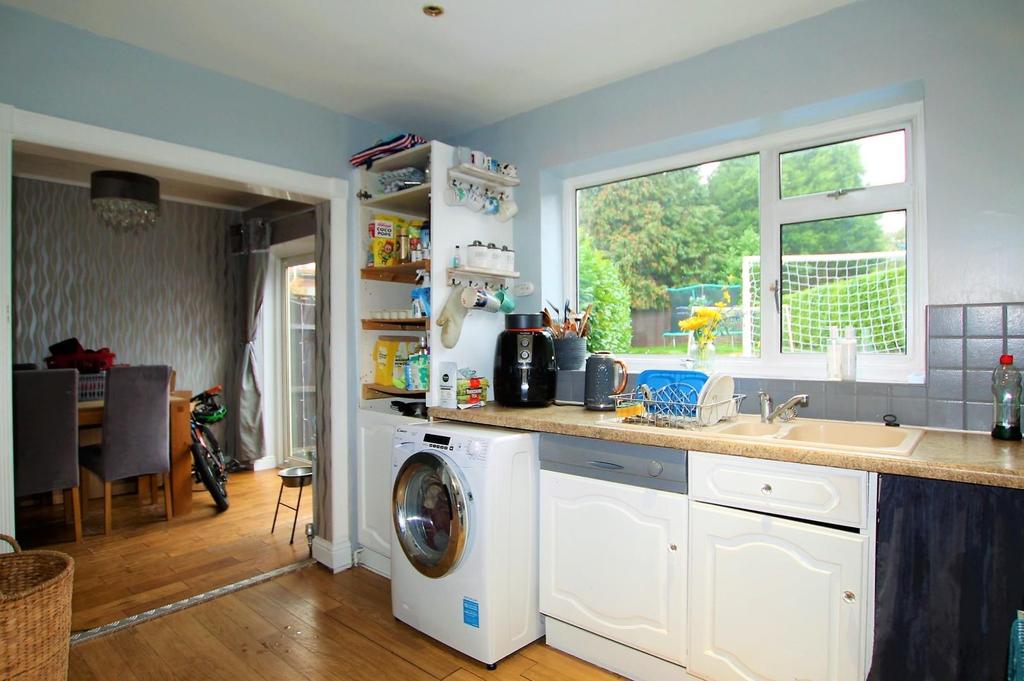 Willmott Close, Sutton Coldfield 4 bed semidetached house £435,000