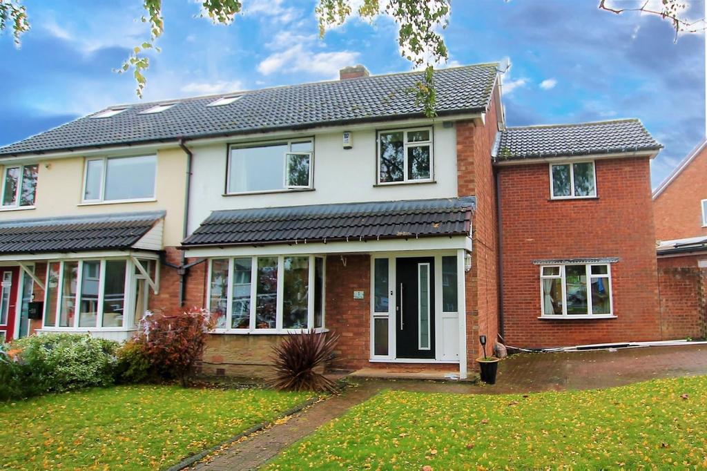 Willmott Close, Sutton Coldfield 4 bed semidetached house £435,000