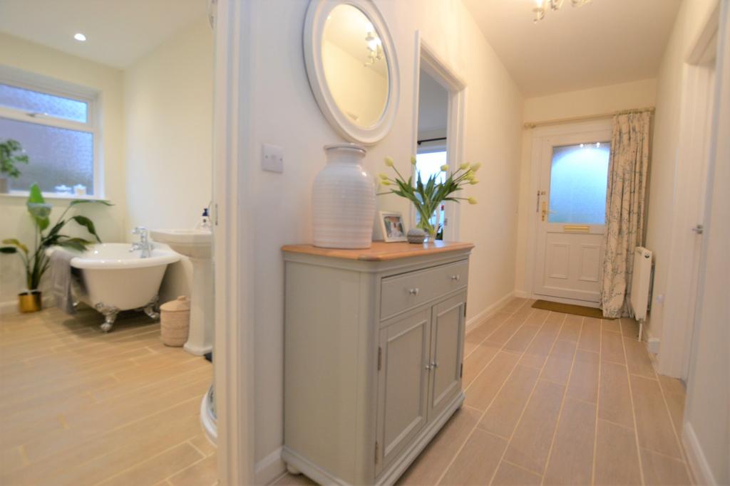 Station Road, Dersingham 2 bed detached bungalow £300,000