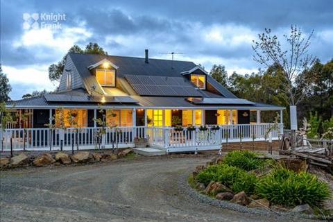 5 bedroom property with land - 875 Huon Highway, Sandfly, TAS 7150