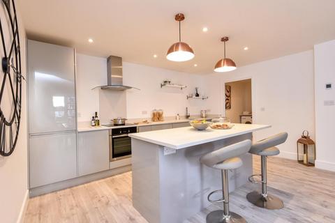 2 bedroom flat for sale, East Street, Farnham, GU9