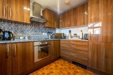 2 bedroom apartment for sale - Pleasant Street, Lytham St. Annes, FY8