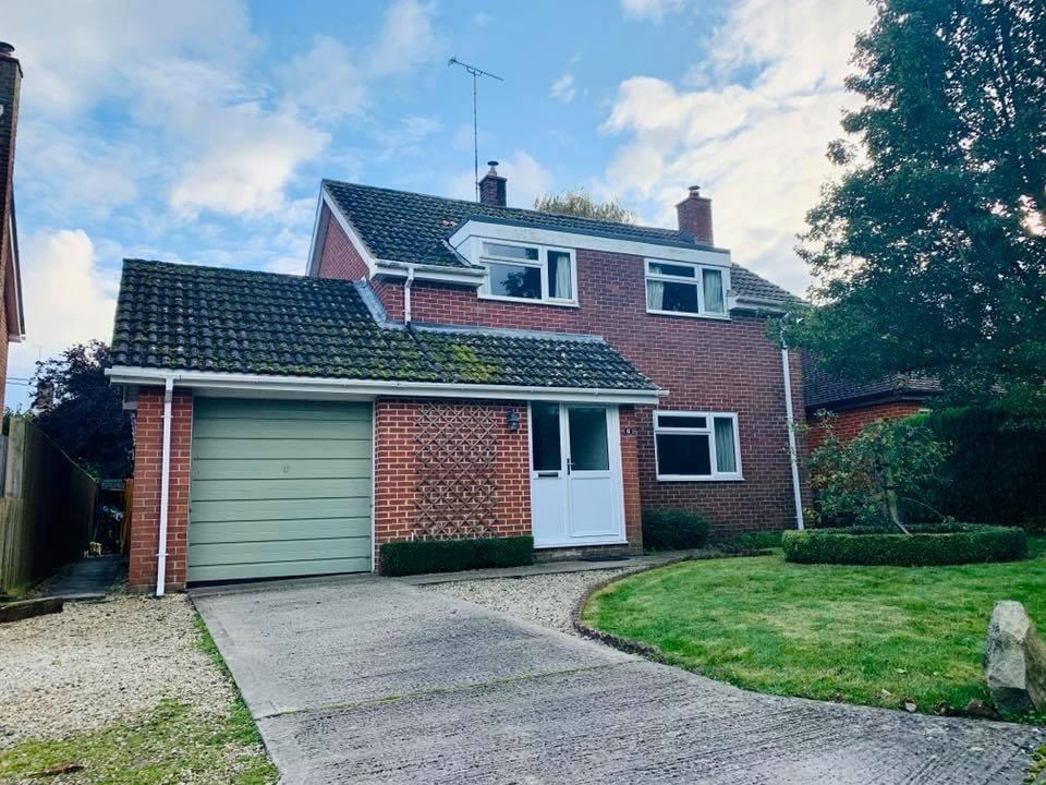 Peacock, West Overton, Marlborough, Wiltshire, SN8 4HD 4 bed detached