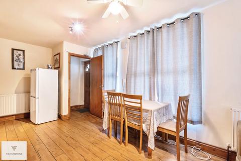 1 bedroom apartment to rent, St. Leonards Street, Bow, London E3