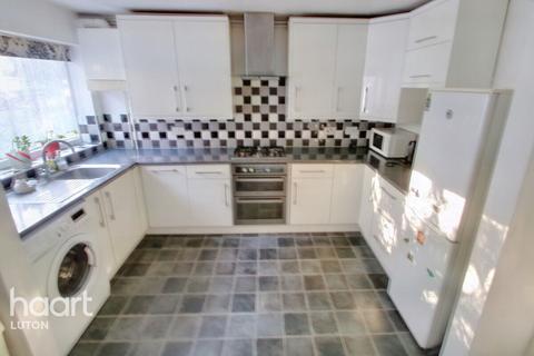 4 Anthony Gardens, Luton, LU1 5HA
