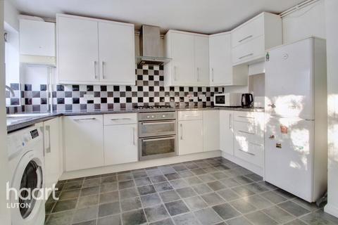 4 Anthony Gardens, Luton, LU1 5HA