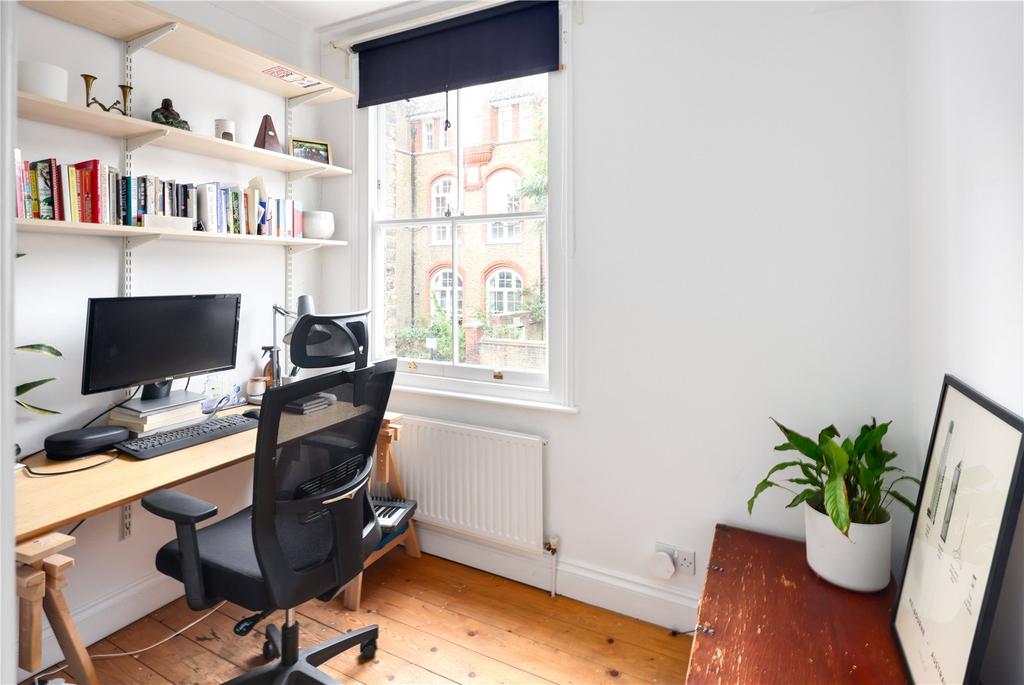 Bedroom 2/Study