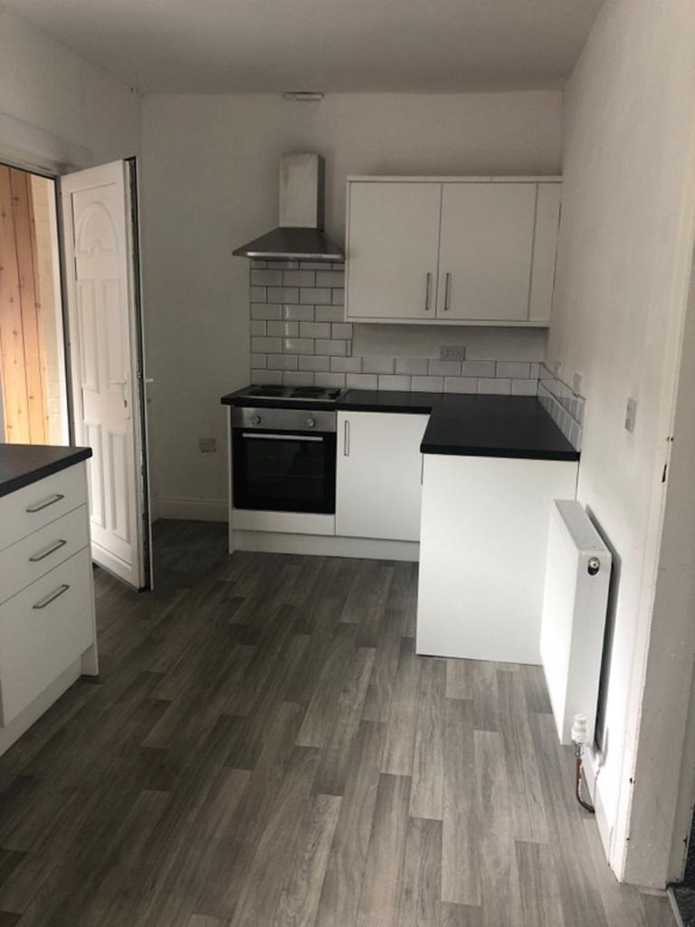 Carlow Street, MIDDLESBROUGH TS1 4RZ 3 bed terraced house £650 pcm (£