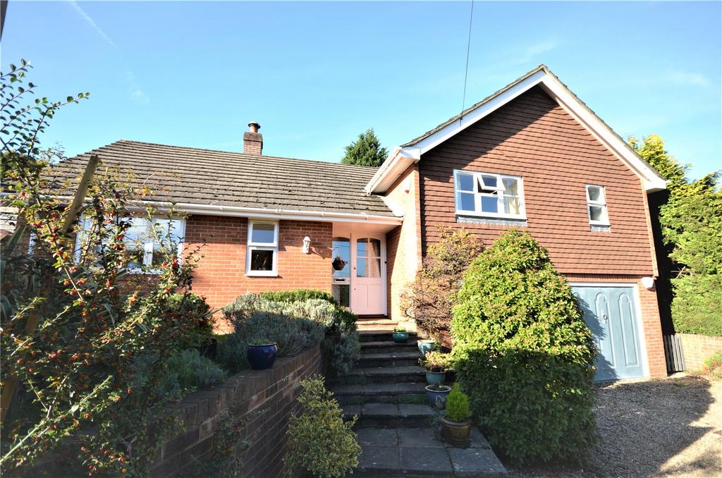 Middle Bourne Lane, Lower Bourne, Farnham, Surrey, GU10 4 bed detached