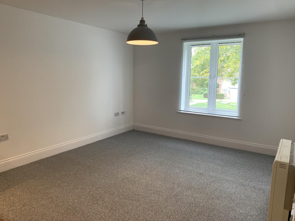 Edinburgh Gardens, Braintree CM7 2 bed apartment £950 pcm (£219 pw)