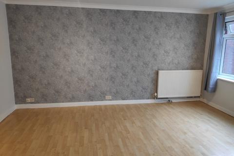 2 bedroom flat to rent, Station Road, Redhill