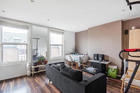 3 bedroom flat for sale - Dawes Road, Fulham