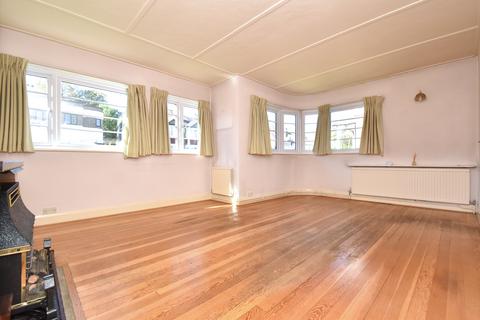 16 Ravensmead Road, Bromley, BR2 0BT