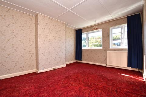16 Ravensmead Road, Bromley, BR2 0BT