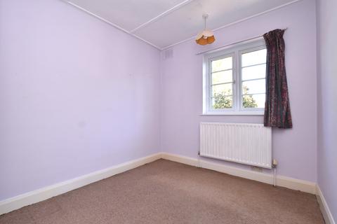 16 Ravensmead Road, Bromley, BR2 0BT