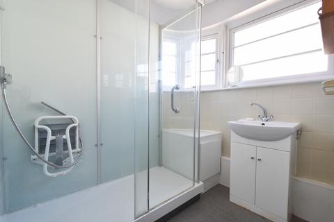 16 Ravensmead Road, Bromley, BR2 0BT